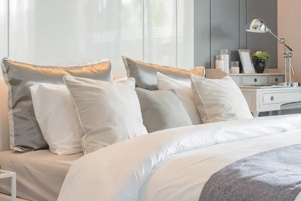 Best ways to style your room with luxury linen bedding