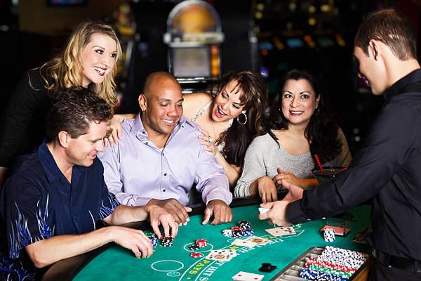 Looking at Entertainment Options Offered by an online casino Singapore